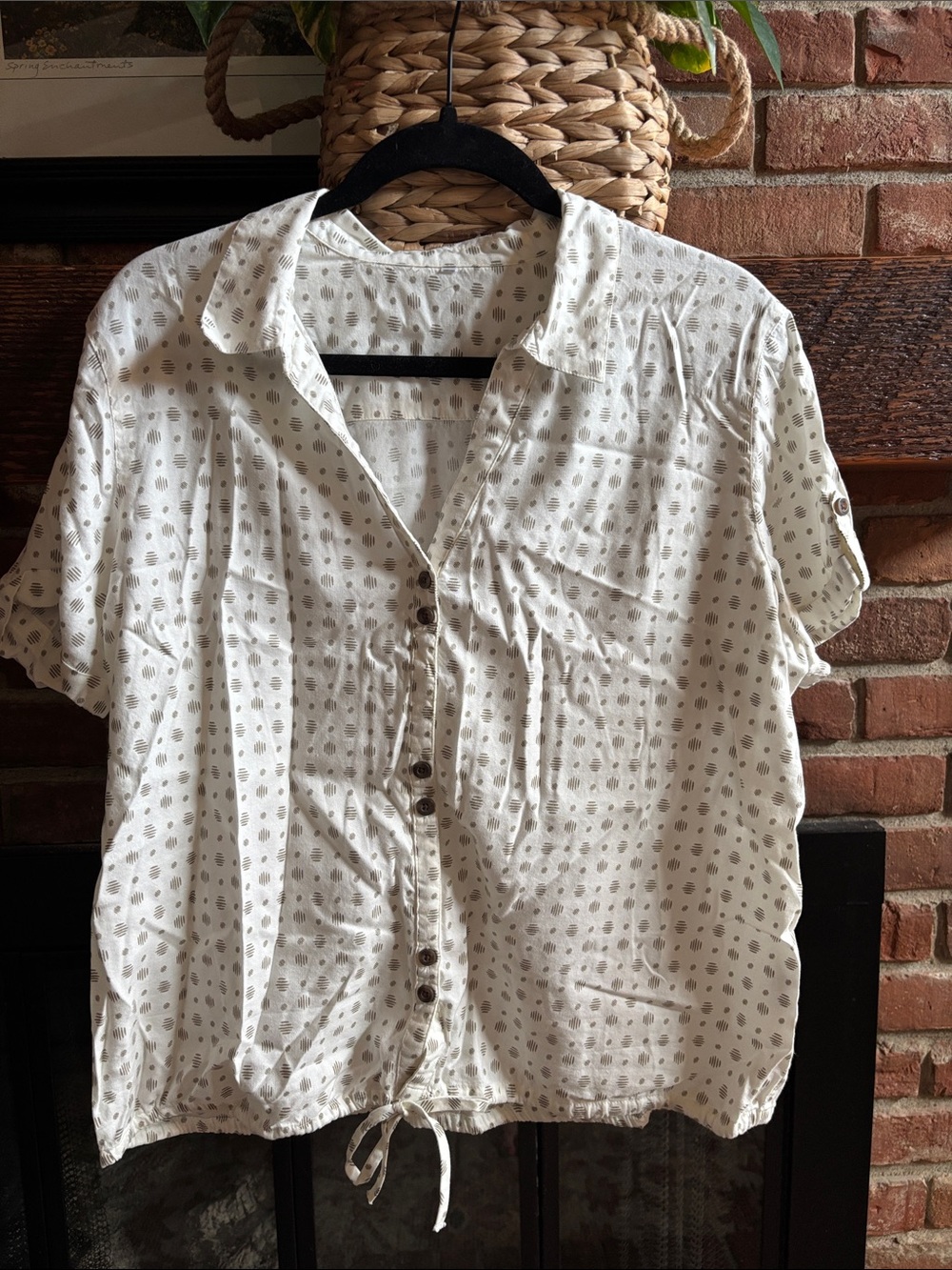 Short Sleeve Tie-Front / Drawstring Hem Button-Down Blouse